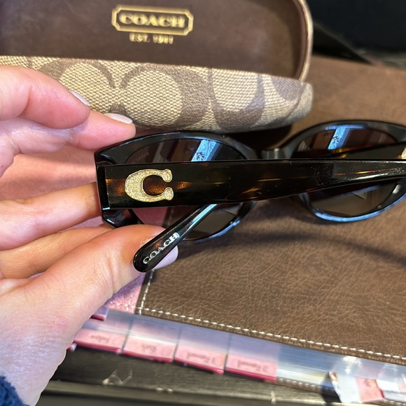 Coach Sunglassess with Case style #512013 - Picture 3 of 5